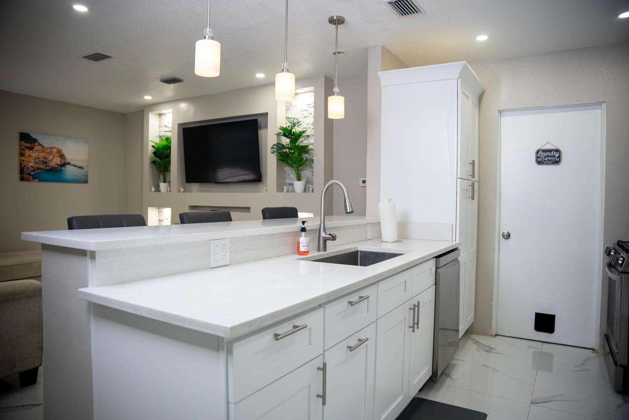 Stunning Modern Home In Tampa With Pool - Just 5 Minutes From Airport! Ngoại thất bức ảnh